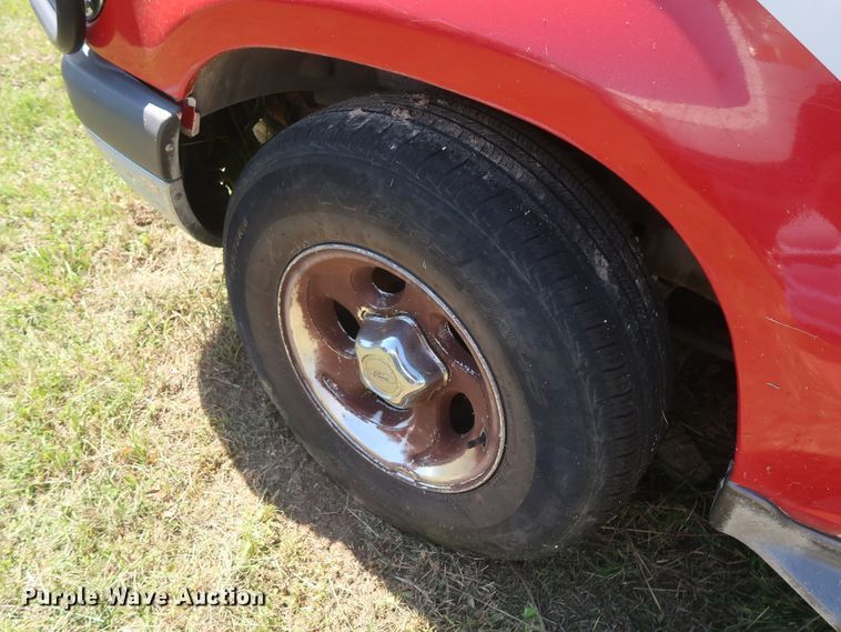 image for item GS9816 2000 Ford Explorer  SUV