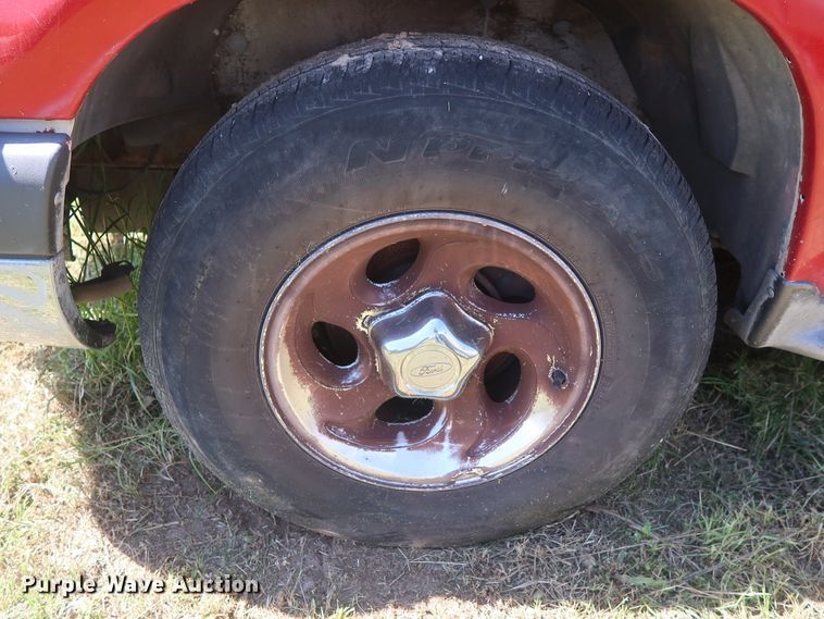 image for item GS9816 2000 Ford Explorer  SUV