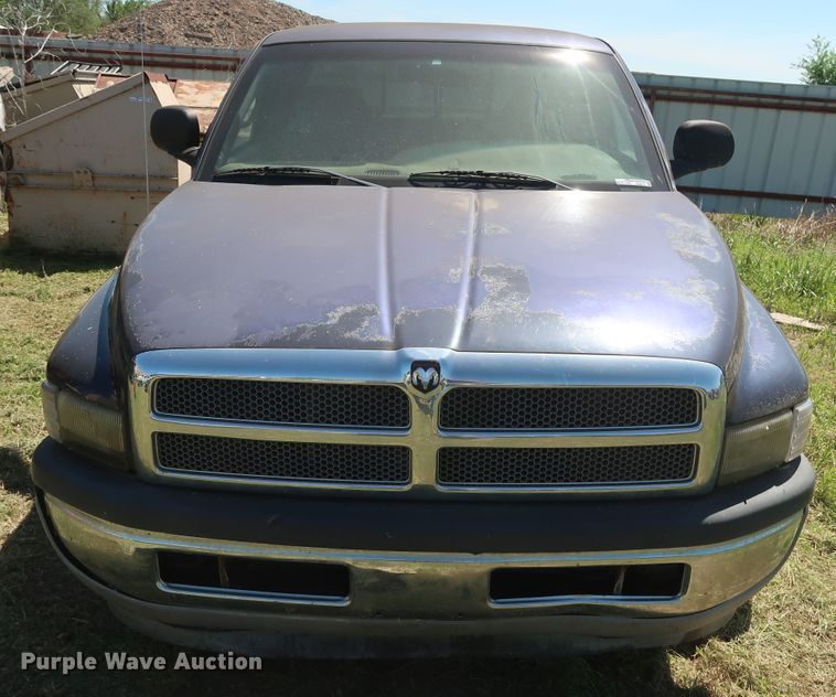 image for item GS9819 2000 Dodge Ram 1500  Club Cab pickup truck