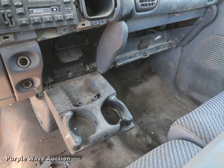 image for item GS9819 2000 Dodge Ram 1500  Club Cab pickup truck