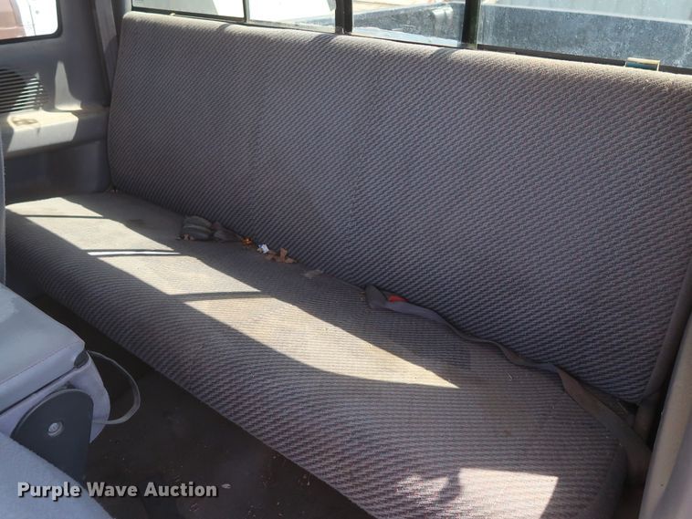 image for item GS9819 2000 Dodge Ram 1500  Club Cab pickup truck