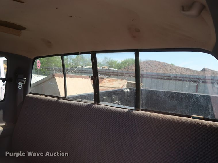 image for item GS9819 2000 Dodge Ram 1500  Club Cab pickup truck