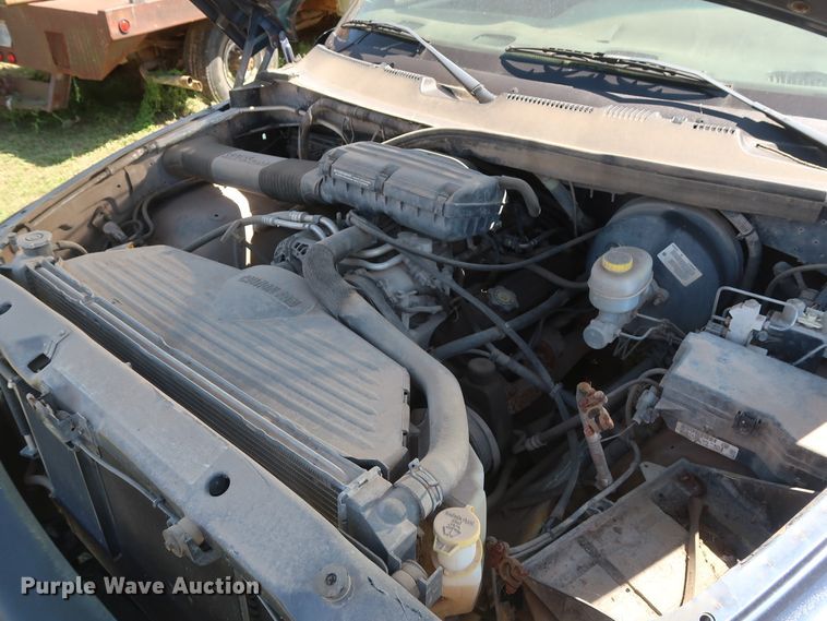 image for item GS9819 2000 Dodge Ram 1500  Club Cab pickup truck