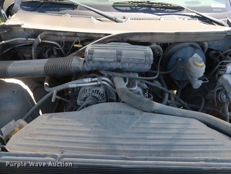 image for item GS9819 2000 Dodge Ram 1500  Club Cab pickup truck