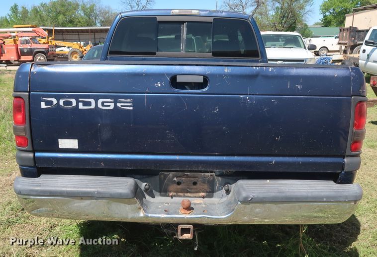 image for item GS9819 2000 Dodge Ram 1500  Club Cab pickup truck