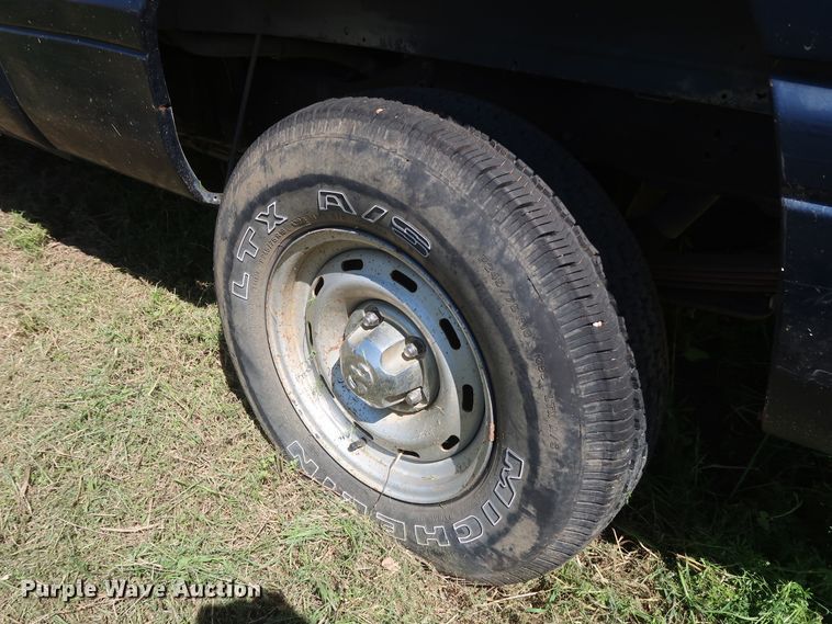 image for item GS9819 2000 Dodge Ram 1500  Club Cab pickup truck