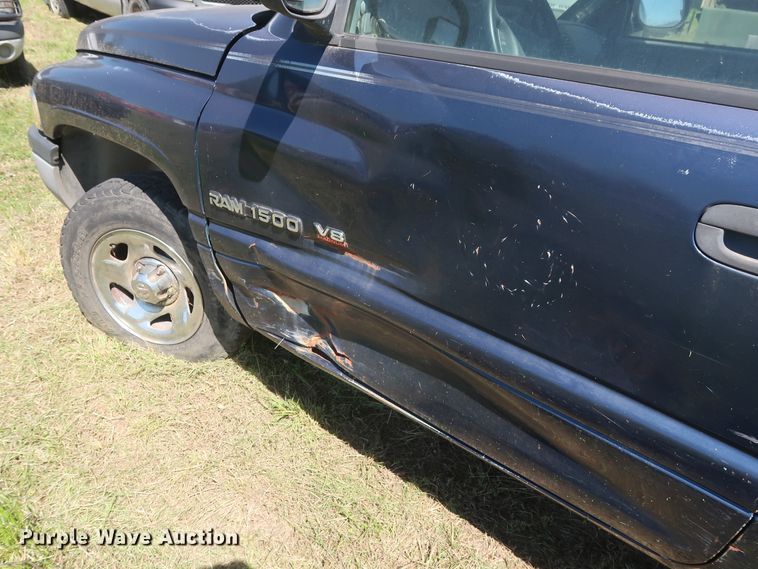 image for item GS9819 2000 Dodge Ram 1500  Club Cab pickup truck