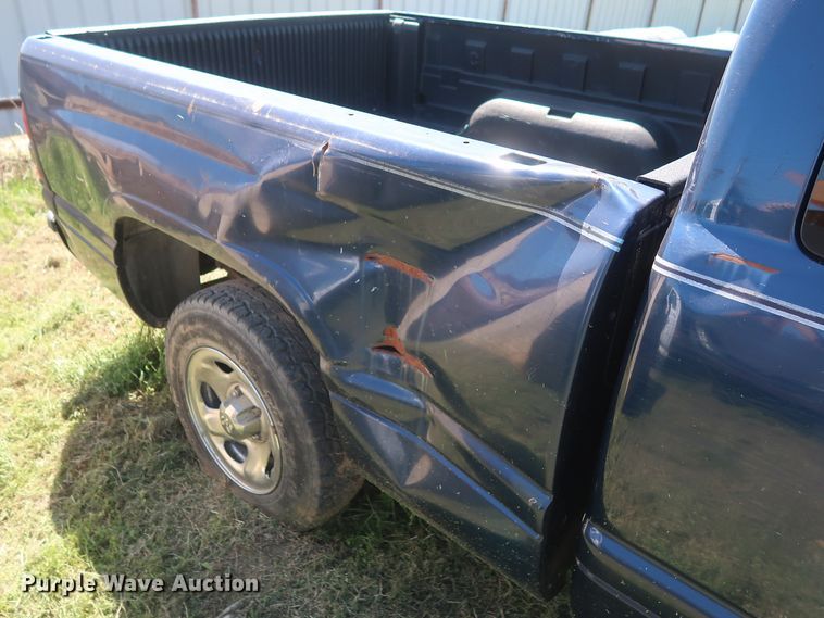 image for item GS9819 2000 Dodge Ram 1500  Club Cab pickup truck