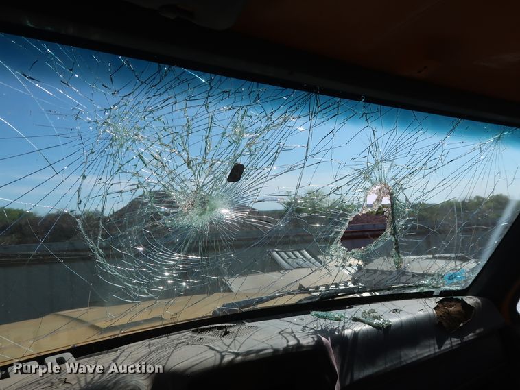 image for item GS9823 1990 Ford F700 dump truck