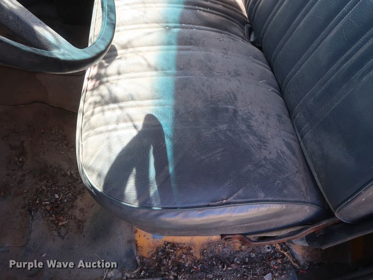 image for item GS9823 1990 Ford F700 dump truck