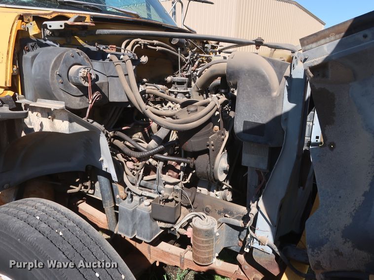 image for item GS9823 1990 Ford F700 dump truck