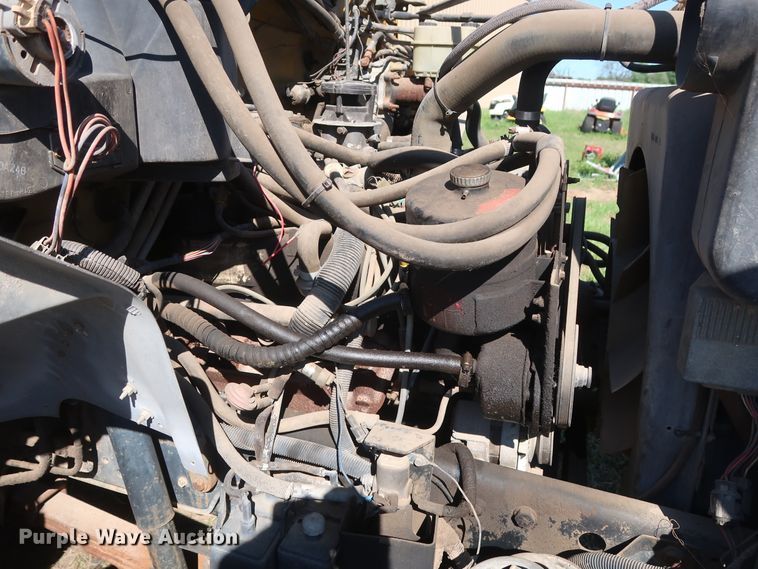 image for item GS9823 1990 Ford F700 dump truck