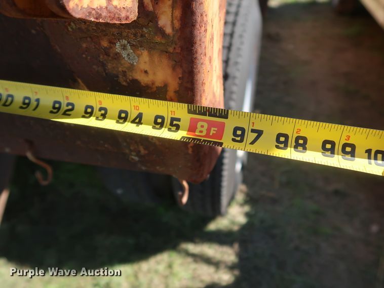 image for item GS9823 1990 Ford F700 dump truck