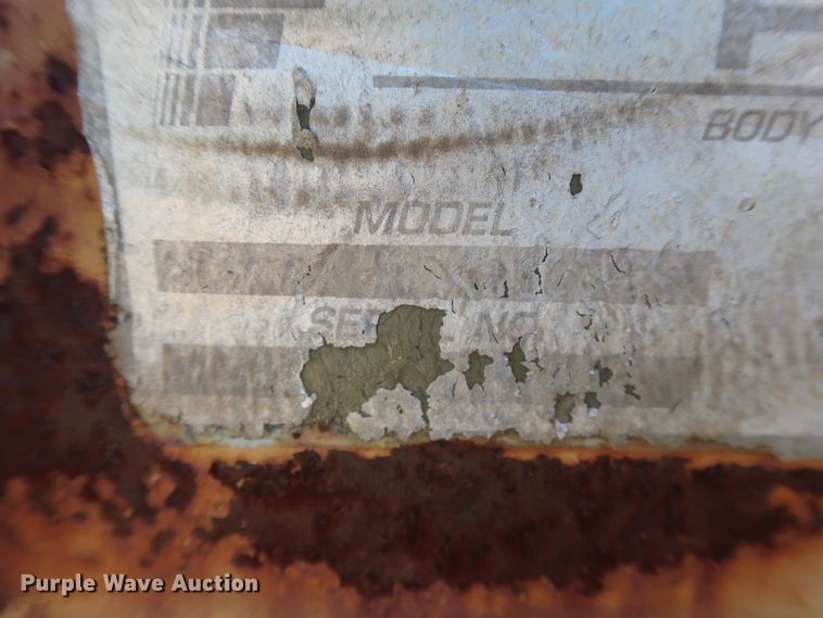 image for item GS9823 1990 Ford F700 dump truck