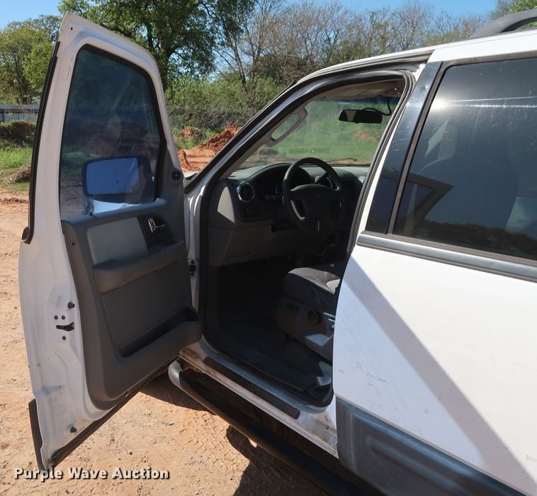 image for item GS9824 2005 Ford Expedition  SUV