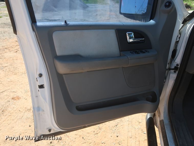 image for item GS9824 2005 Ford Expedition  SUV