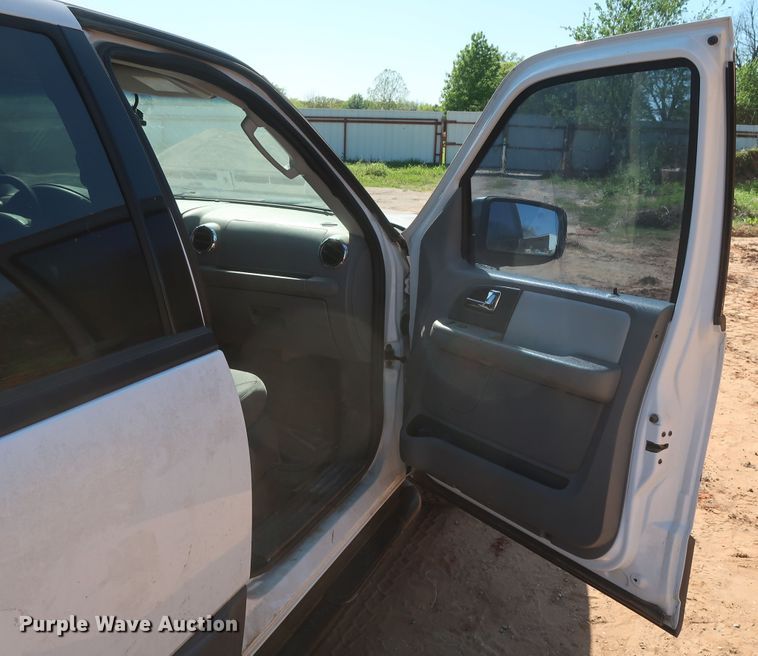 image for item GS9824 2005 Ford Expedition  SUV