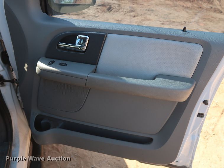 image for item GS9824 2005 Ford Expedition  SUV