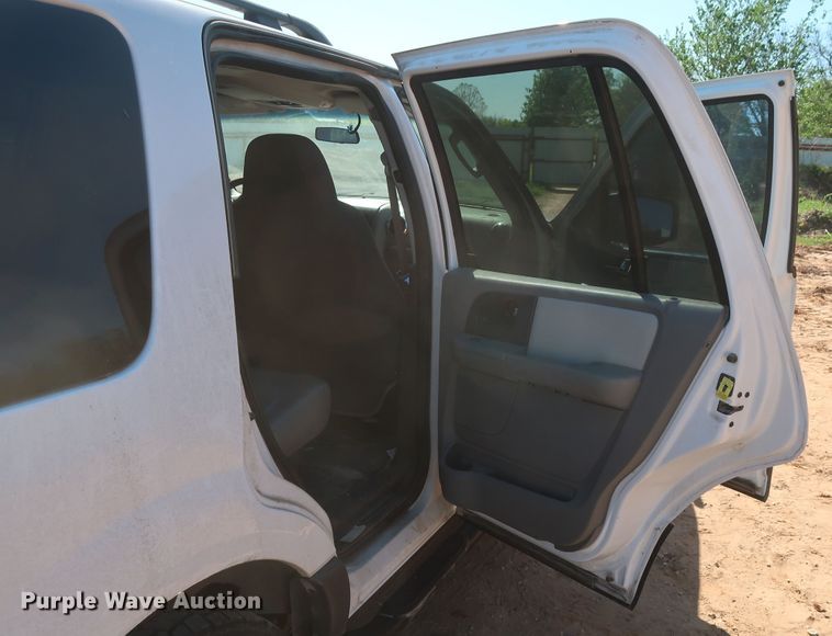 image for item GS9824 2005 Ford Expedition  SUV