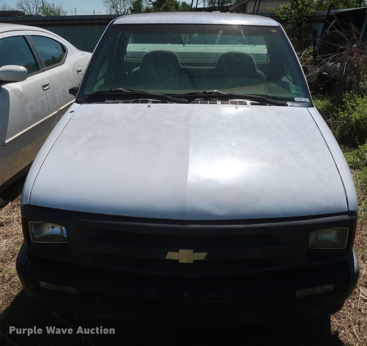 image for item GS9830 1996 Chevrolet S10  pickup truck