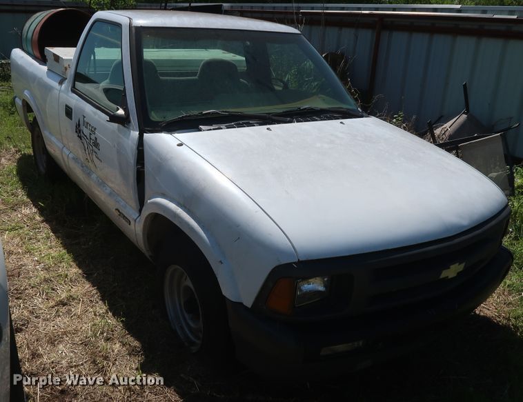 image for item GS9830 1996 Chevrolet S10  pickup truck