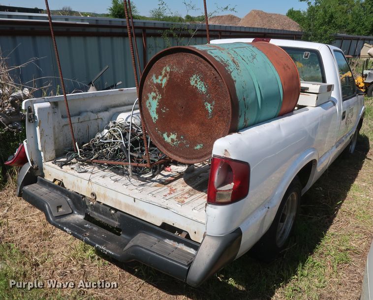 image for item GS9830 1996 Chevrolet S10  pickup truck