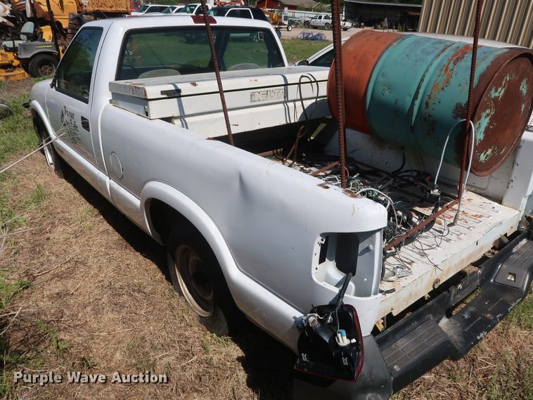 image for item GS9830 1996 Chevrolet S10  pickup truck