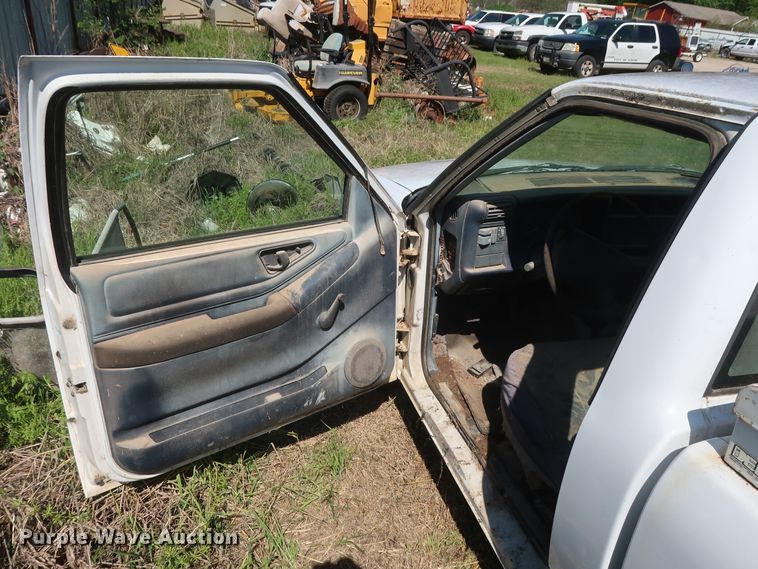 image for item GS9830 1996 Chevrolet S10  pickup truck