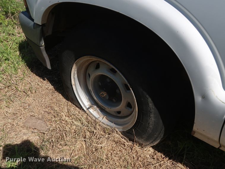 image for item GS9830 1996 Chevrolet S10  pickup truck