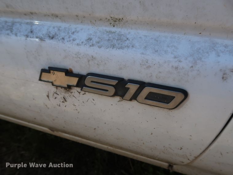 image for item GS9830 1996 Chevrolet S10  pickup truck