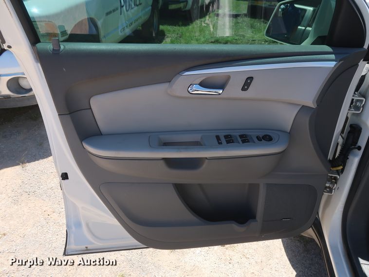 image for item GS9831 2011 Chevrolet Traverse  SUV