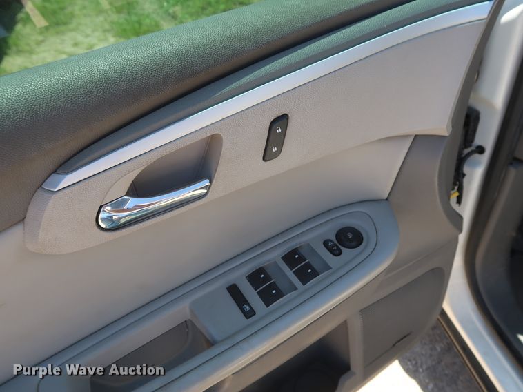 image for item GS9831 2011 Chevrolet Traverse  SUV