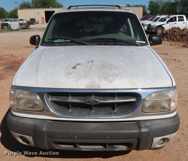 image for item GS9832 1999 Ford Explorer XLT  SUV