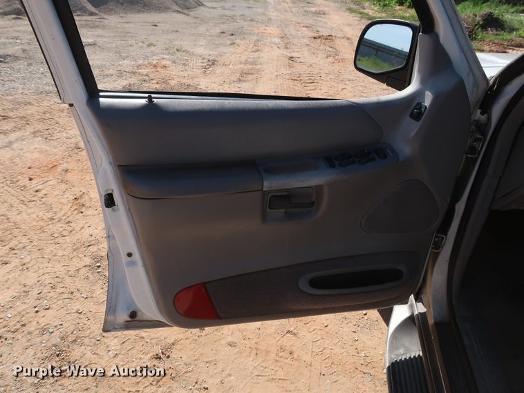 image for item GS9832 1999 Ford Explorer XLT  SUV