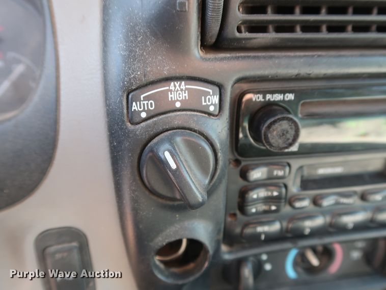 image for item GS9832 1999 Ford Explorer XLT  SUV