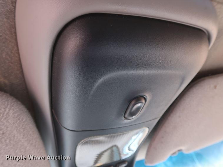 image for item GS9832 1999 Ford Explorer XLT  SUV