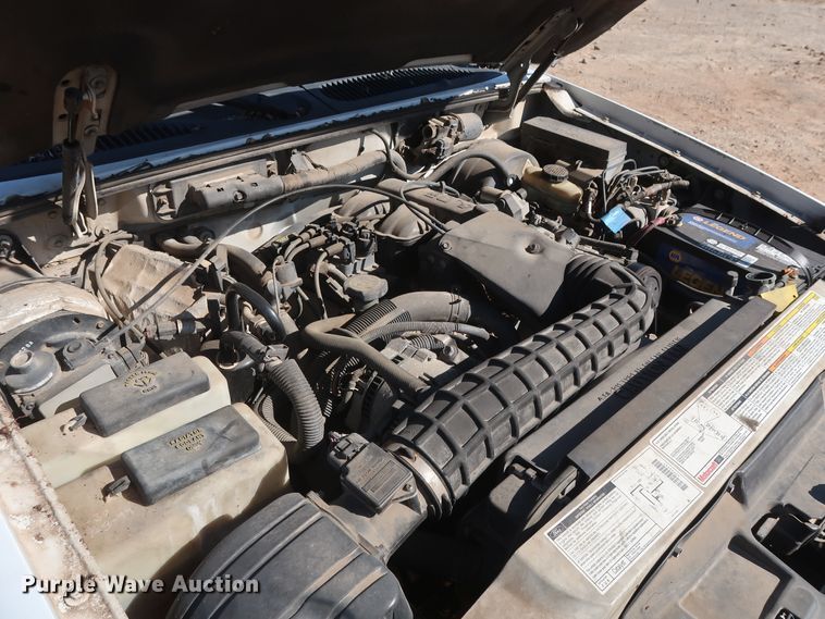 image for item GS9832 1999 Ford Explorer XLT  SUV