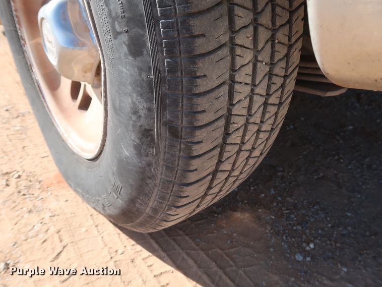 image for item GS9832 1999 Ford Explorer XLT  SUV