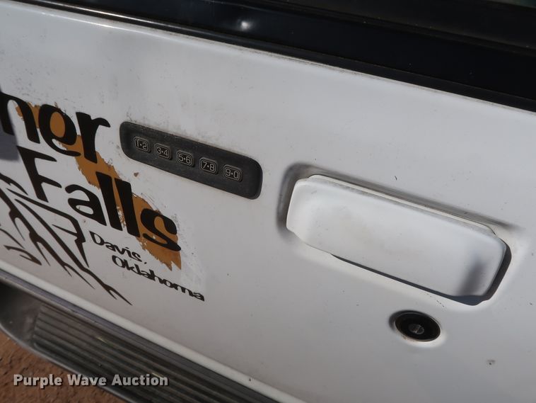 image for item GS9832 1999 Ford Explorer XLT  SUV