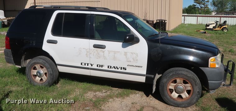 image for item GS9833 2004 Ford Explorer  SUV