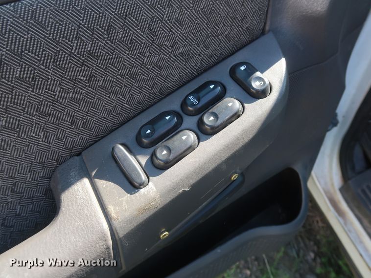 image for item GS9833 2004 Ford Explorer  SUV