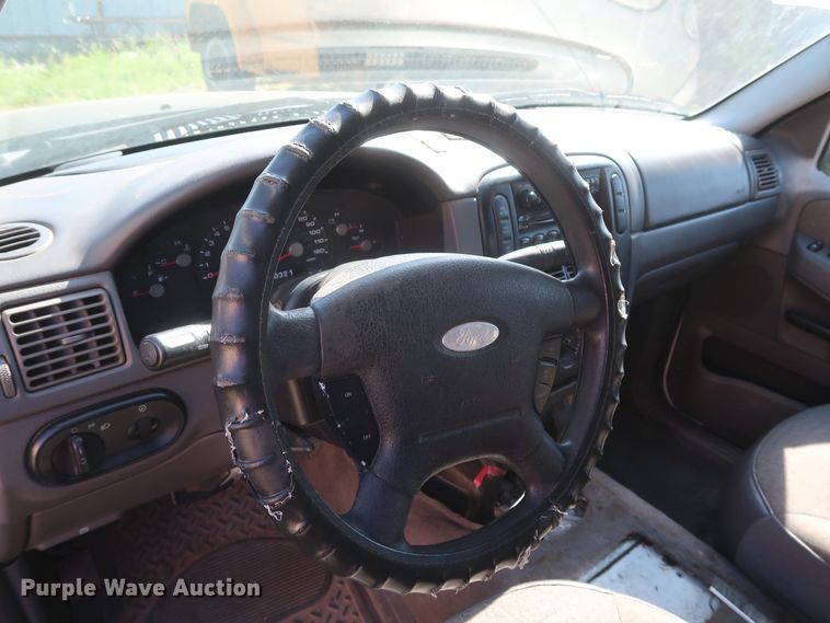 image for item GS9833 2004 Ford Explorer  SUV