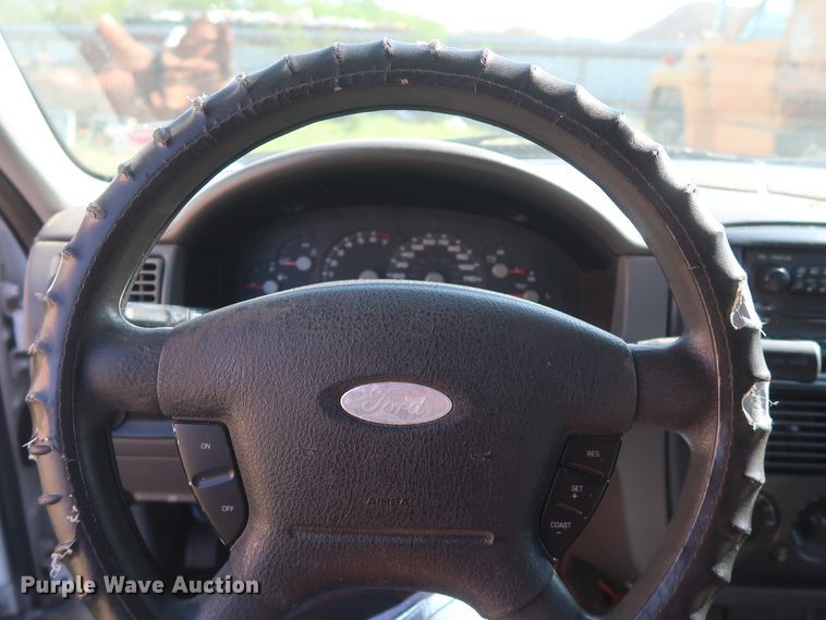 image for item GS9833 2004 Ford Explorer  SUV