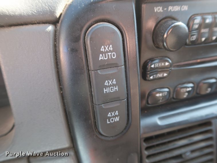 image for item GS9833 2004 Ford Explorer  SUV