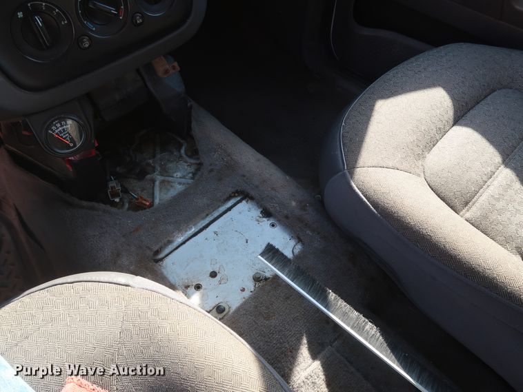 image for item GS9833 2004 Ford Explorer  SUV