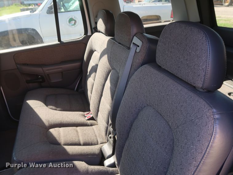 image for item GS9833 2004 Ford Explorer  SUV