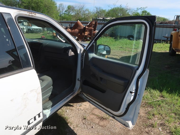 image for item GS9833 2004 Ford Explorer  SUV