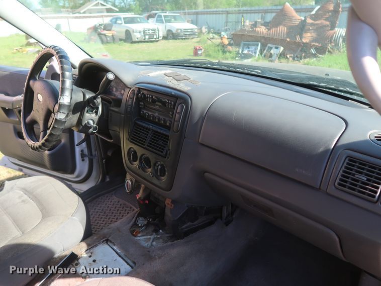 image for item GS9833 2004 Ford Explorer  SUV