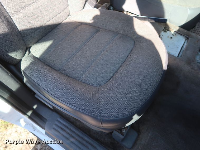 image for item GS9833 2004 Ford Explorer  SUV