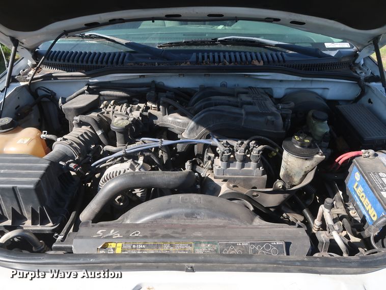 image for item GS9833 2004 Ford Explorer  SUV